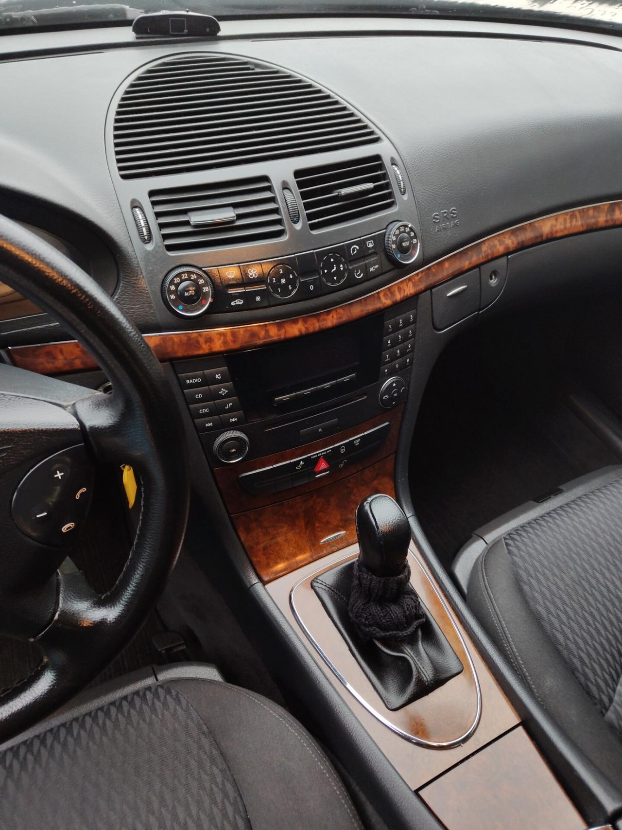 Mercedes-benz E 220 CDI cat Elegance