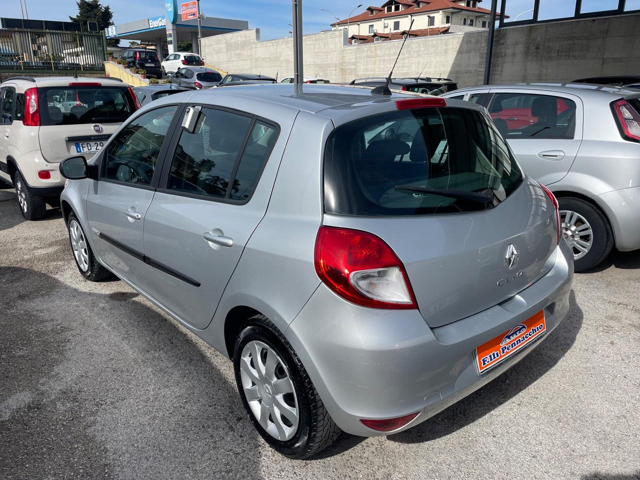 RENAULT CLIO 1.2 GPL 75 (CV) 2010