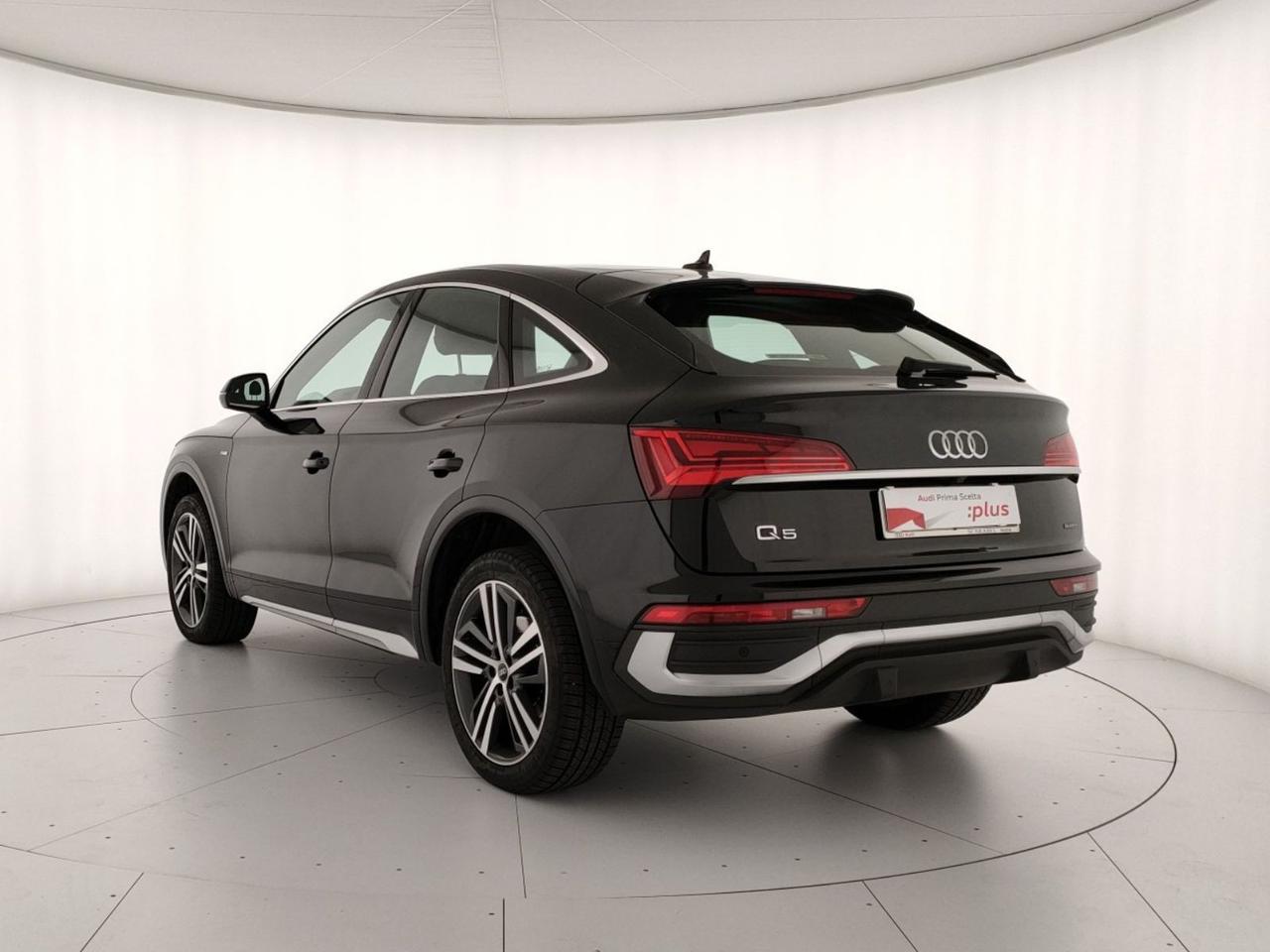 Audi Q5 sportback 40 2.0 tdi mhev 12v s line plus quattro s-tronic