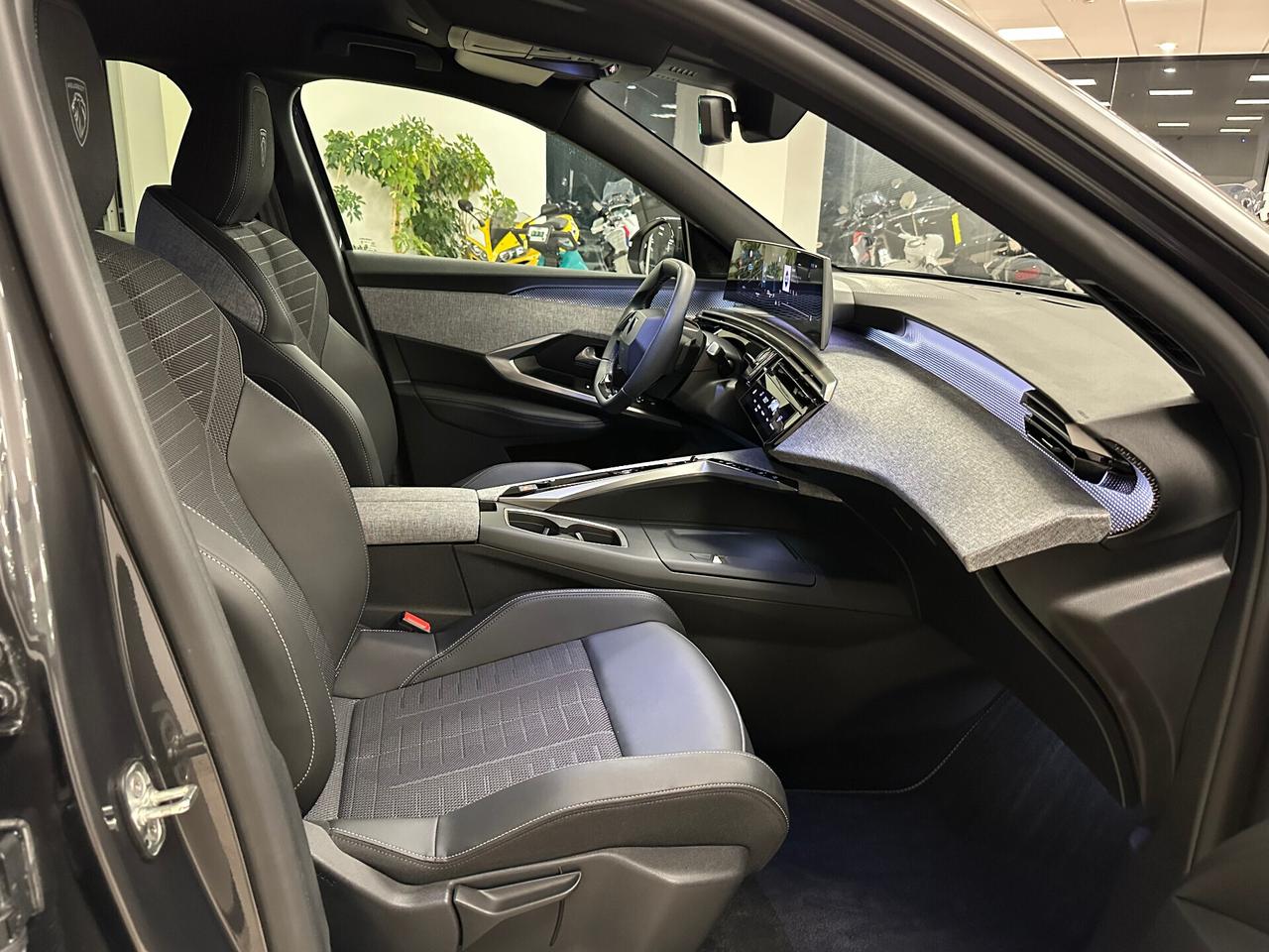 Peugeot 3008 Hybrid 145 e-DCS6 GT - 2025