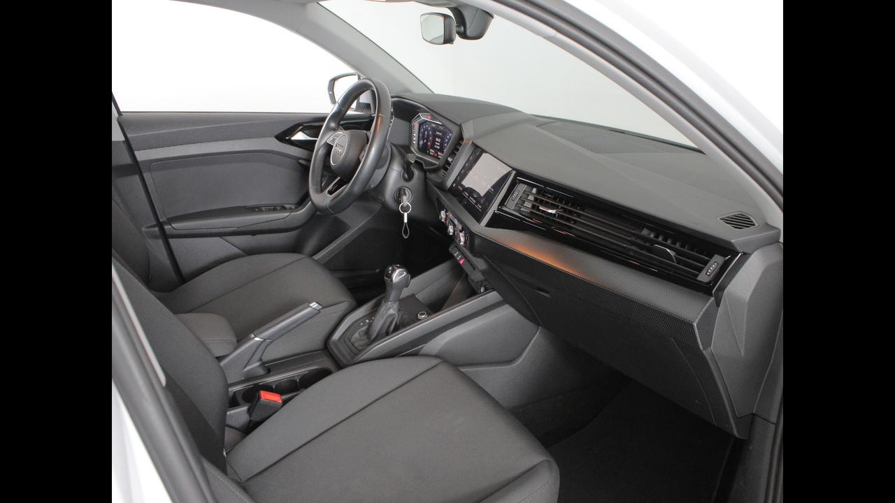 AUDI A1 II 2022 allstreet - A1 allstreet 30 1.0 tfsi Admired 110c