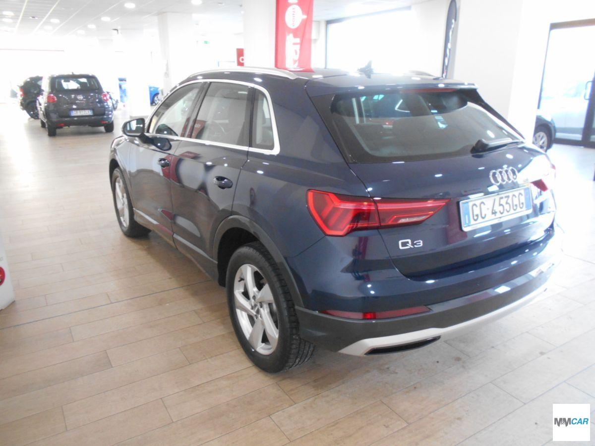 AUDI - Q3 - 40 TDI quattro S tr. Business Adv.