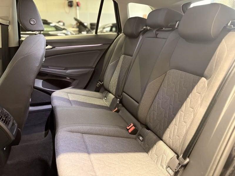 Volkswagen Golf Variant 1.5 eTSI ACT Life DSG Cockpit App Connect 16" Winter Pack