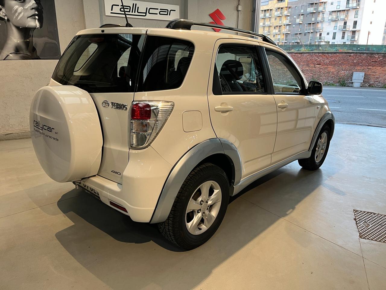Daihatsu Terios 1.5 HIRO O/F 4WD - 98.210 KM