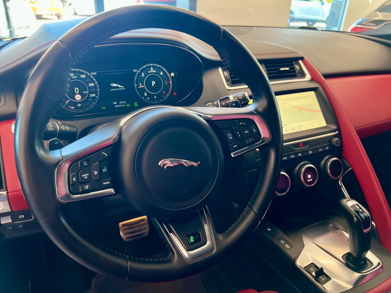 Jaguar E-Pace 2.0D 240 CV AWD aut. R-Dynamic HSE