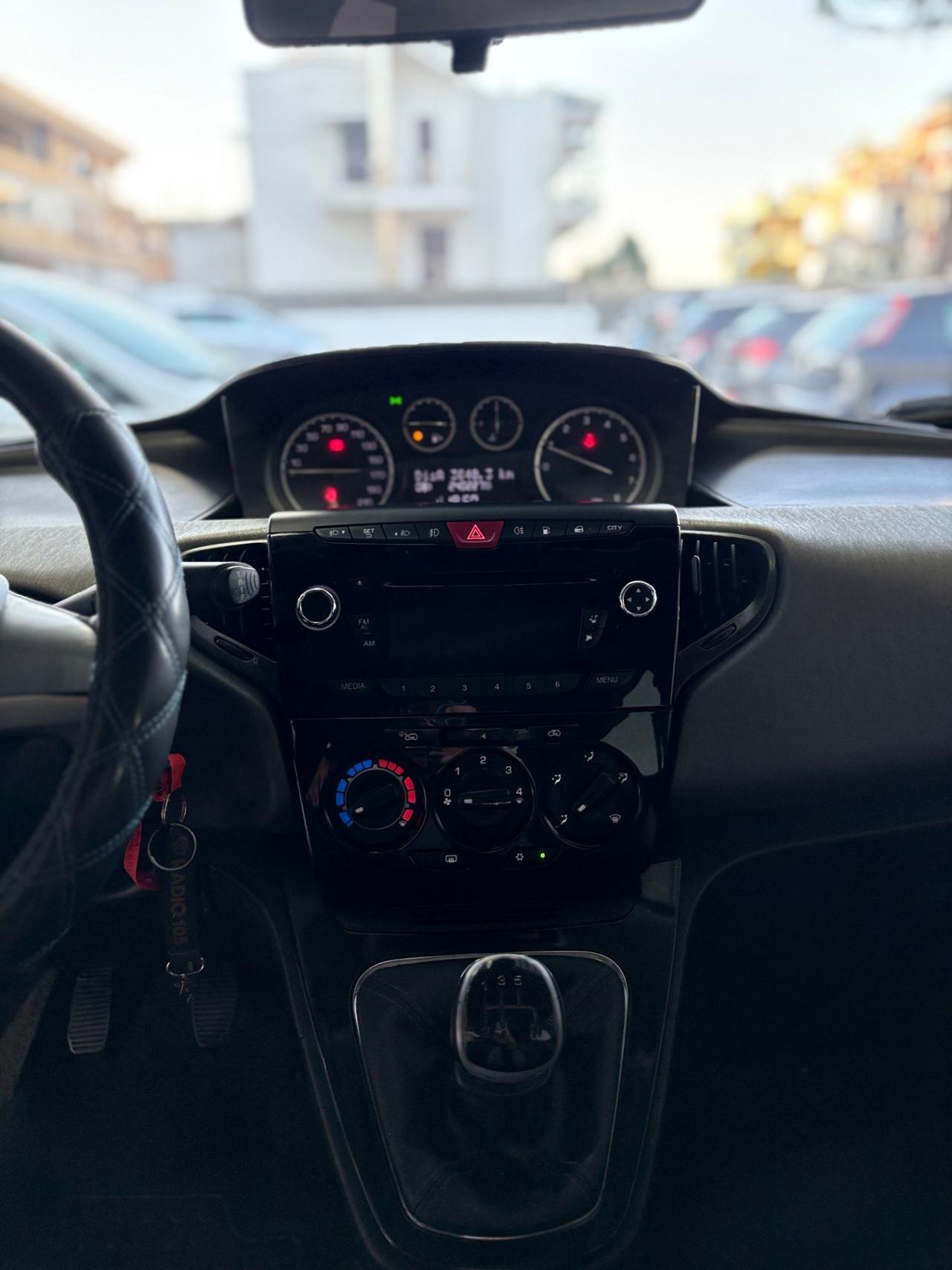 Lancia Ypsilon 1.2 69 CV 5 porte GPL Ecochic Silver