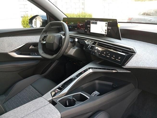 Peugeot 3008 Plug-in Hybrid 195 e-DCS7 Allure