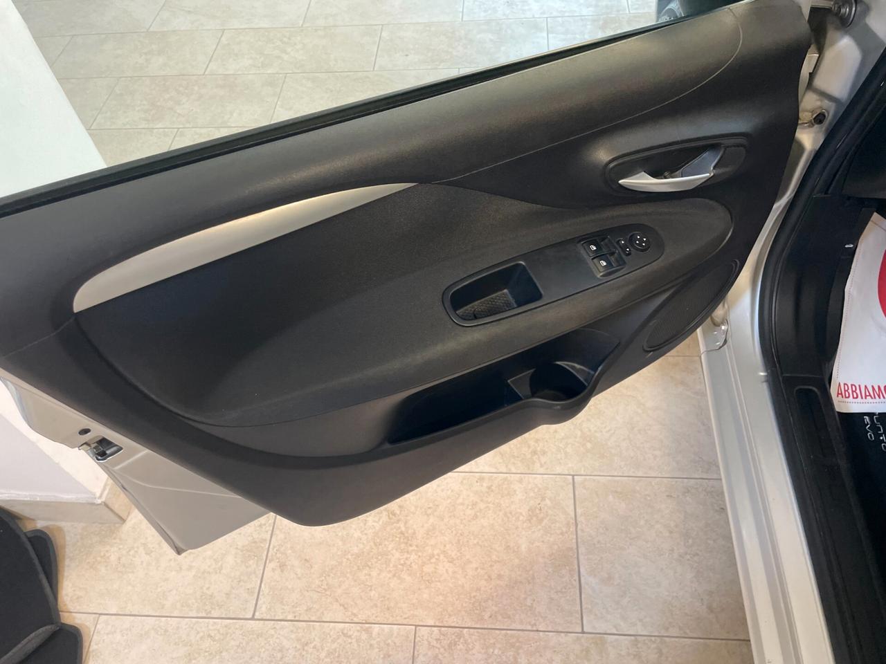 Fiat Punto 1.3 MJT II 85 CV Lounge FULL NEOPATENTATI TAGLIANDATA