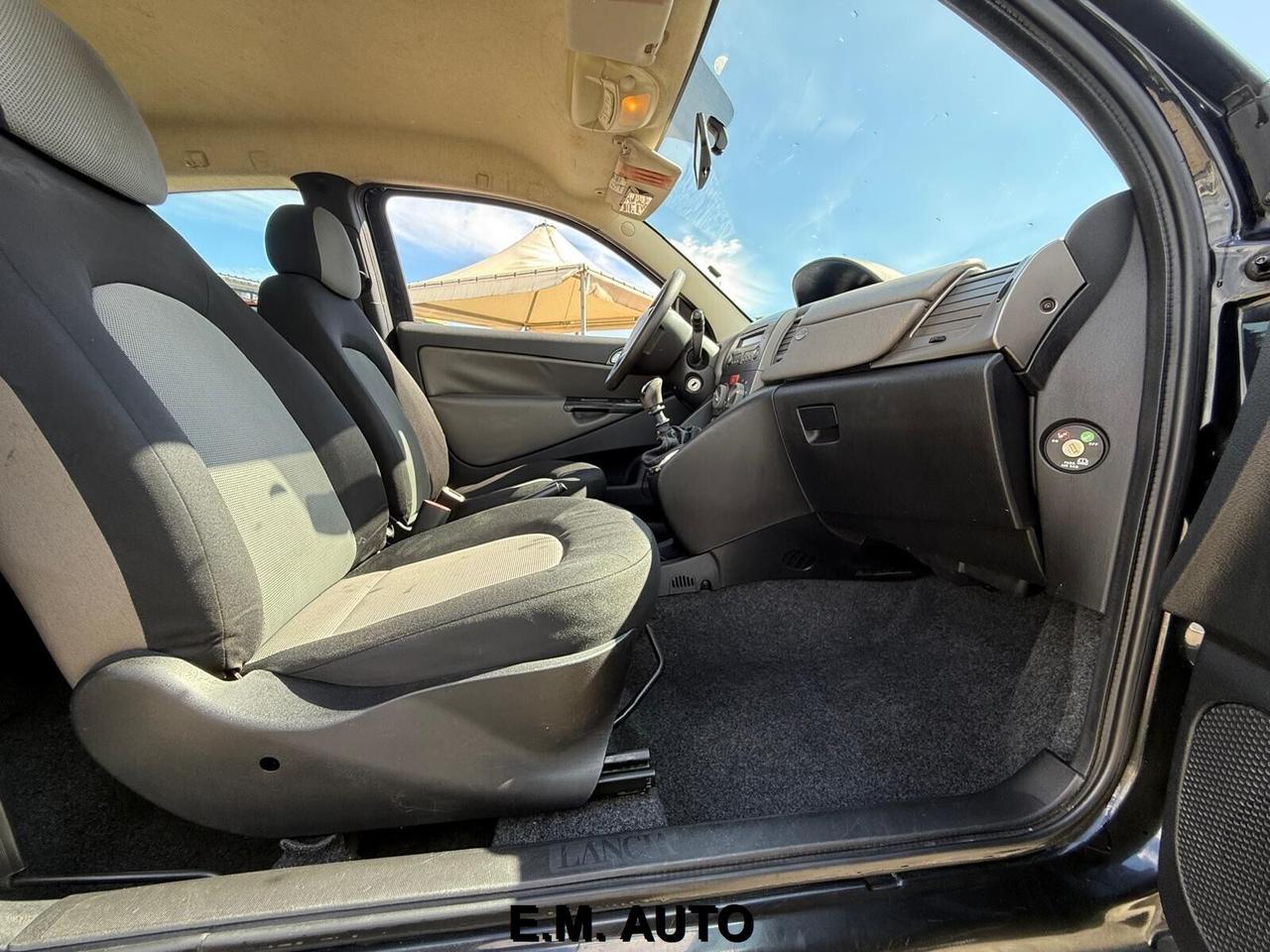 Lancia Ypsilon 1.2 16V Platino