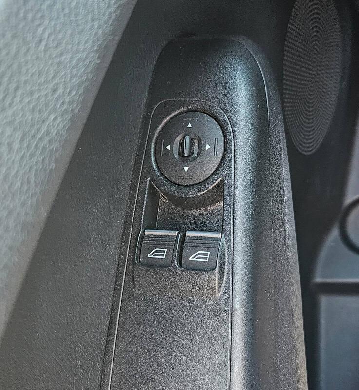 Ford Tourneo Courier 1.5 tdci 95cv titanium E6