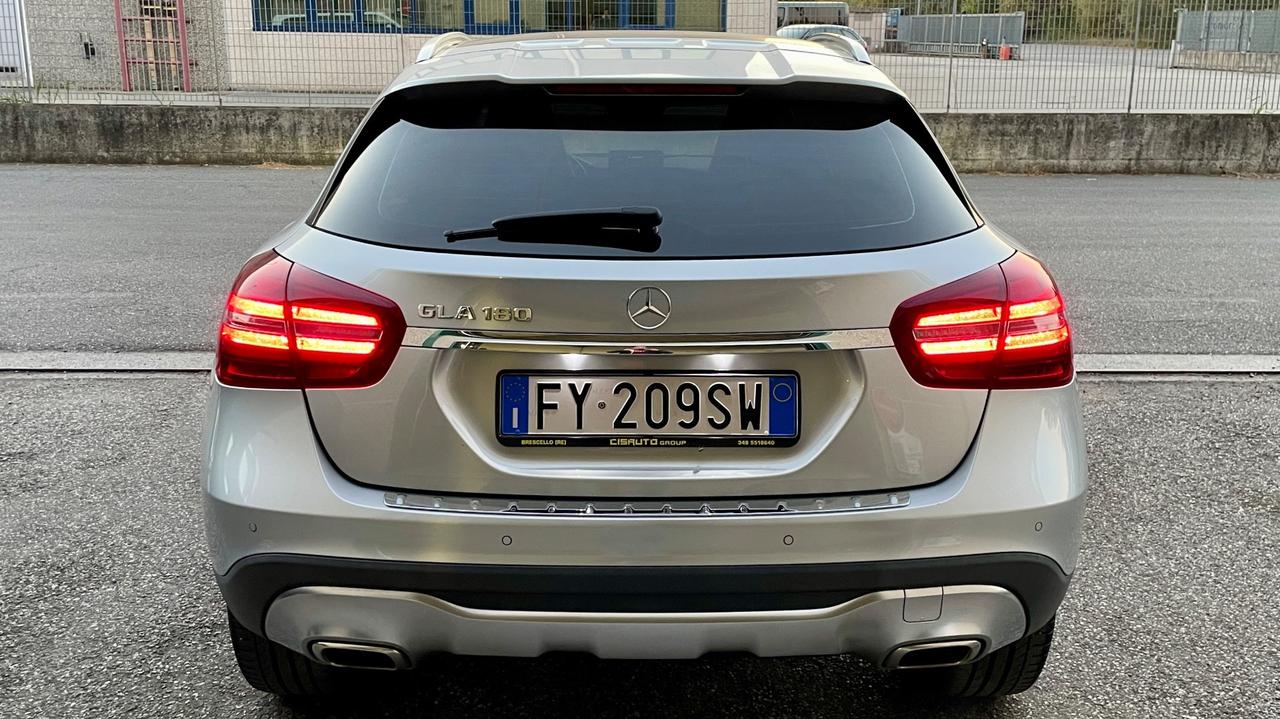 MERCEDES-BENZ GLA 180 1.6 PREMIUM 122CV - FULL LED, PELLE, TETTO, NEOPATENTATI