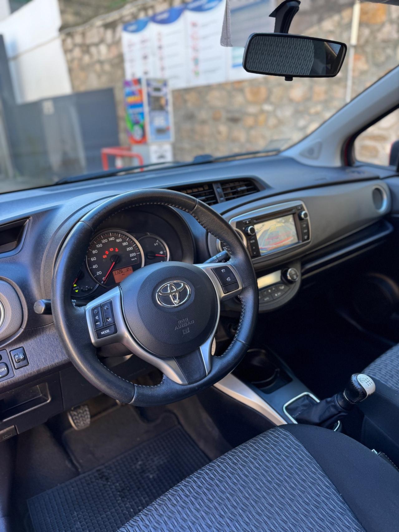 Toyota Yaris 1.0 5 porte Lounge NEOPATENTATI