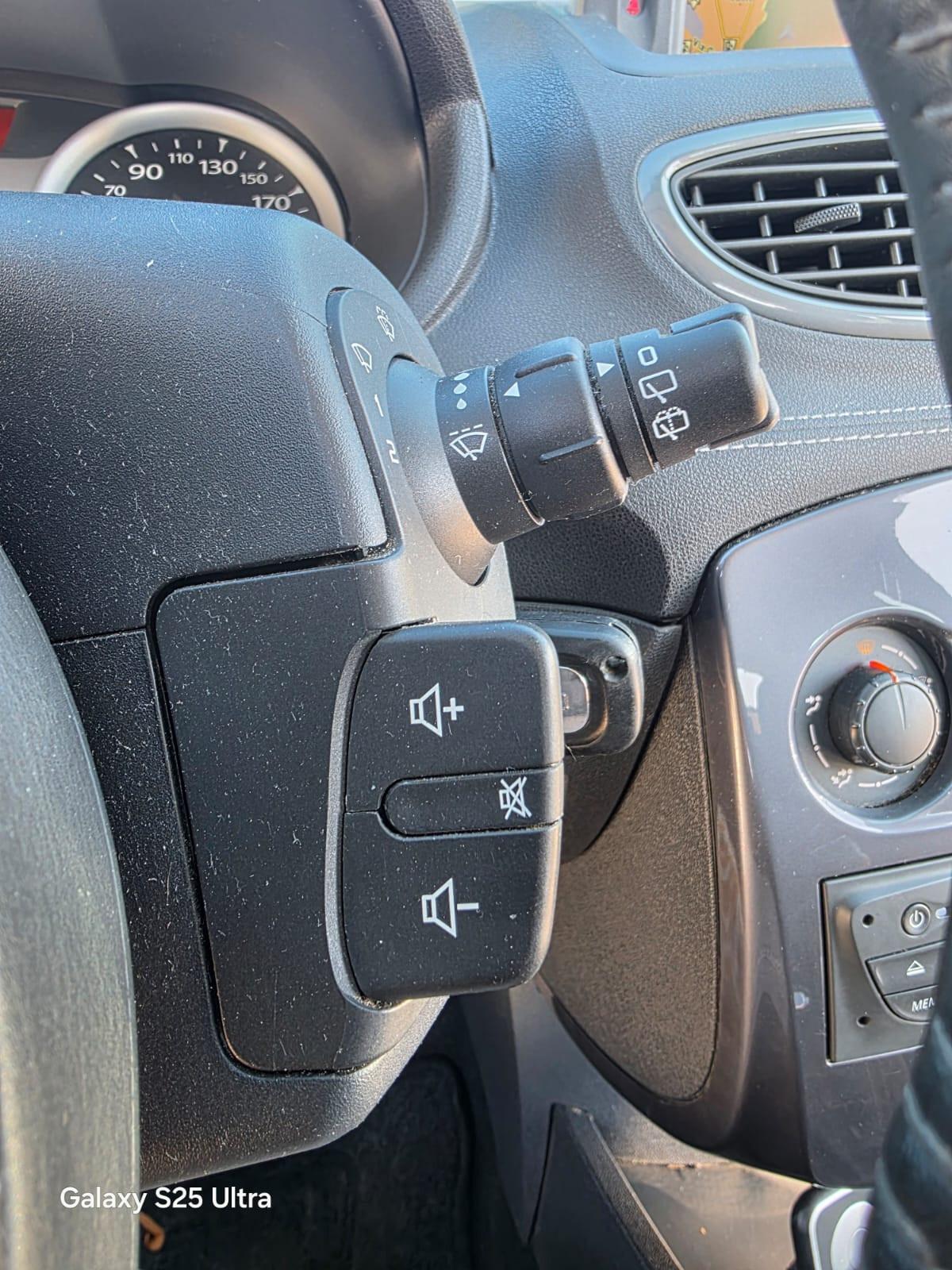 Renault Clio 1.2 16V 3 porte Luxe