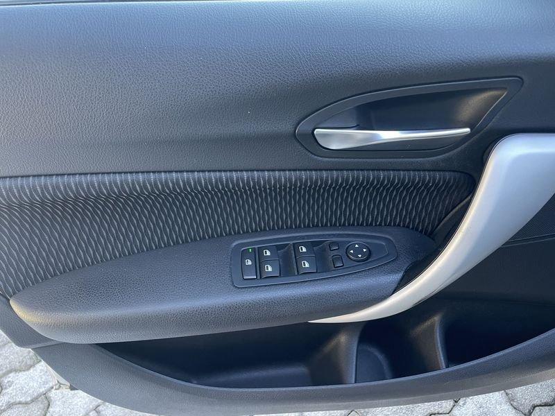 BMW Serie 1 116i 5p Urban + FARI XENON NEOPATENTATI OK