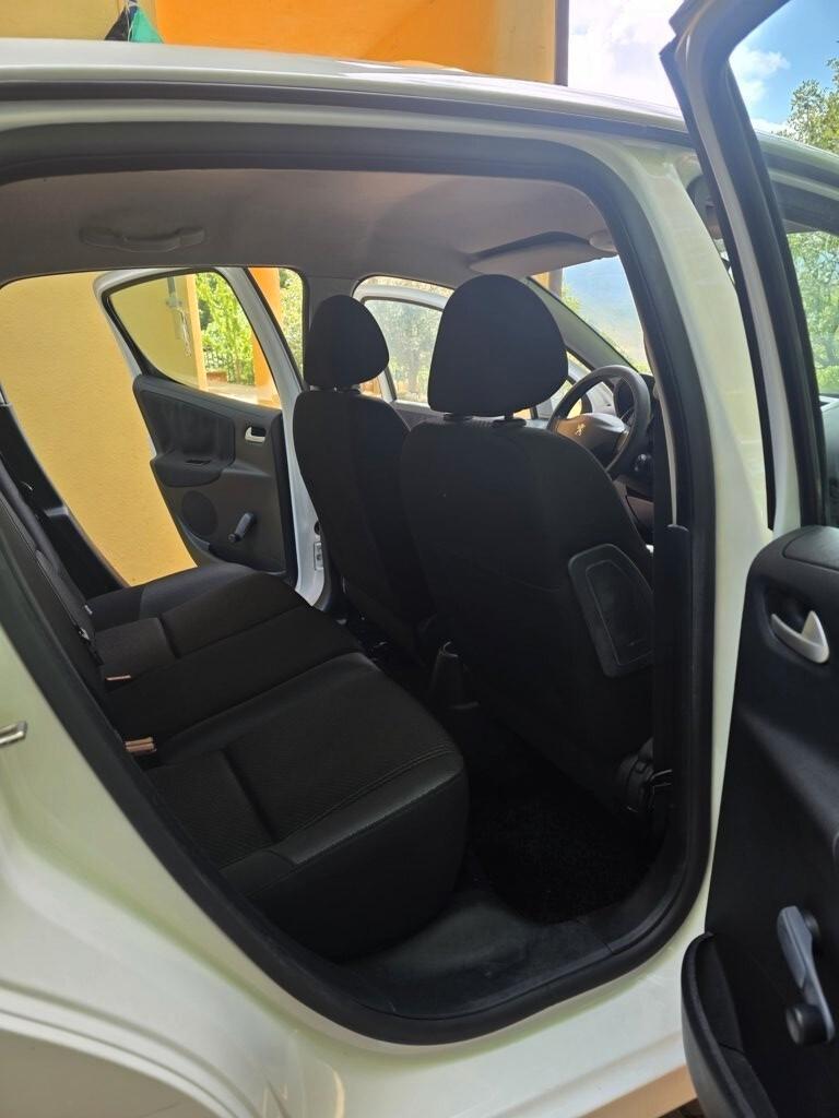 Peugeot 207 1.4 HDi 70CV 5p. Energie neopatentati