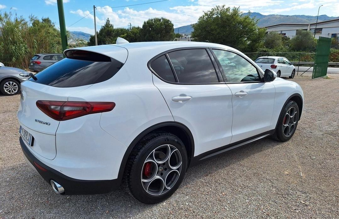 Alfa Romeo Stelvio 2.2 M-jet 210 CV AT8 Q4 Executive