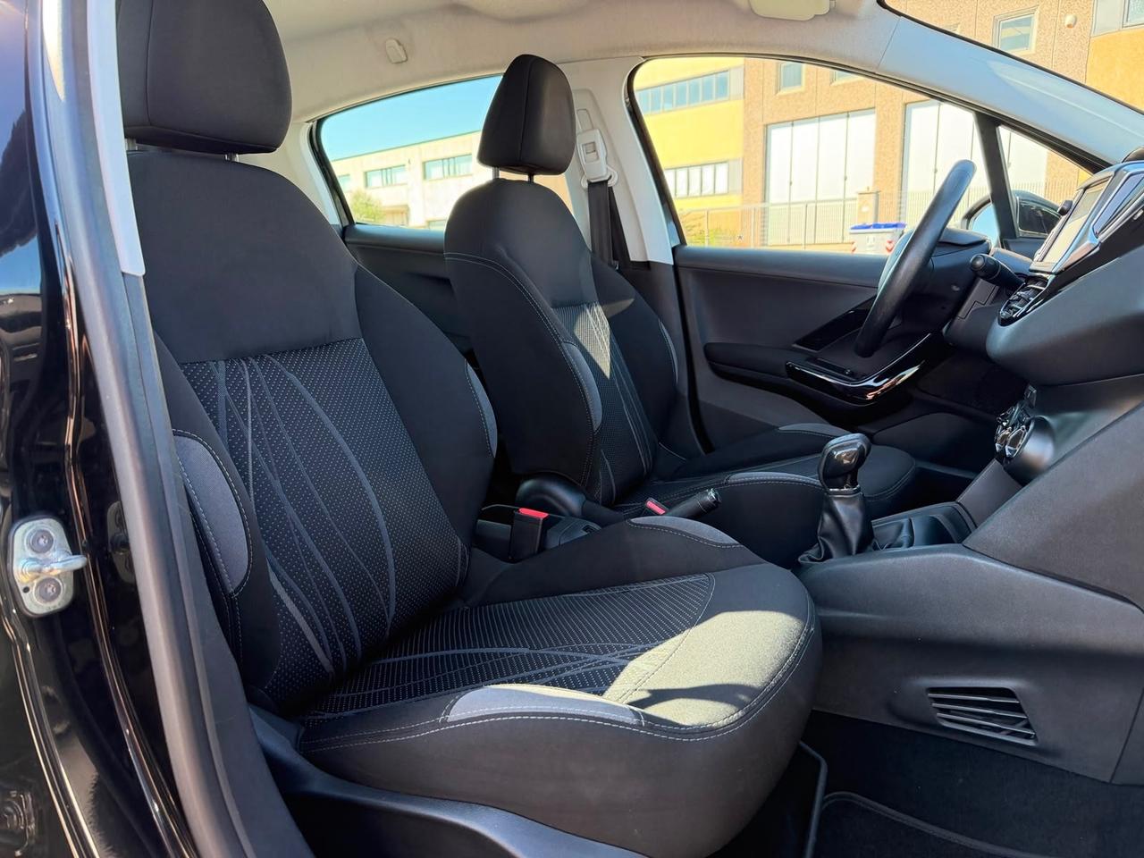 Peugeot 208 150000 KM GARANZIA 12 MESI
