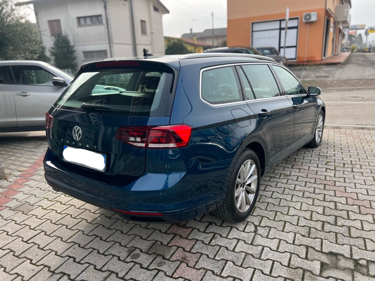 Volkswagen Passat 8ª 2.0 TDI SCR EVO DSG Business