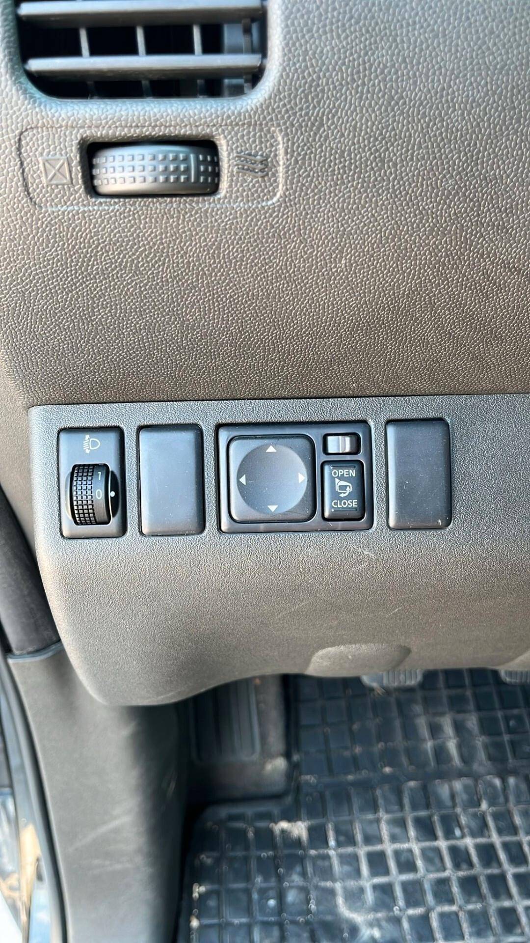 Nissan Navara 2.5 dCi 190CV 4 porte Double Cab Sport