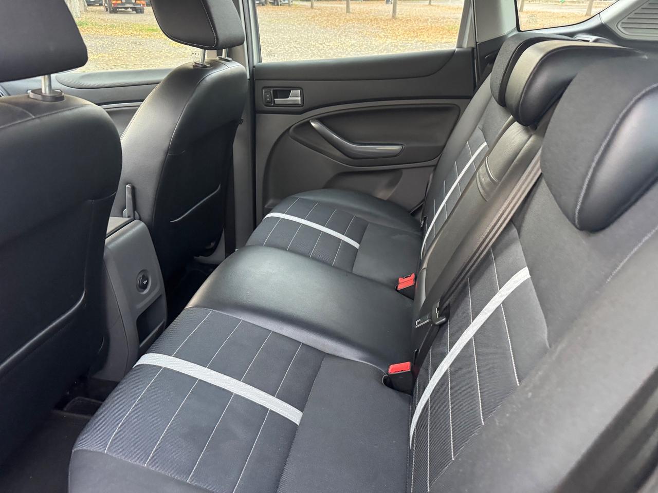 FORD KUGA 2.0 dci diesel - Automatica -POCHI KM- 2013