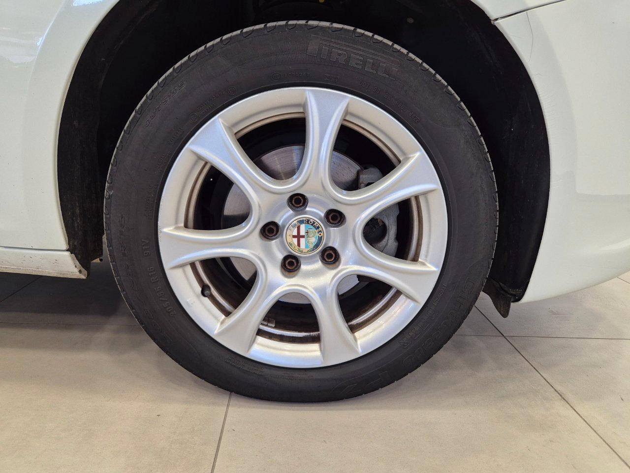 Alfa Romeo Giulietta 1.4 tb 105cv - NEOPATENTATI