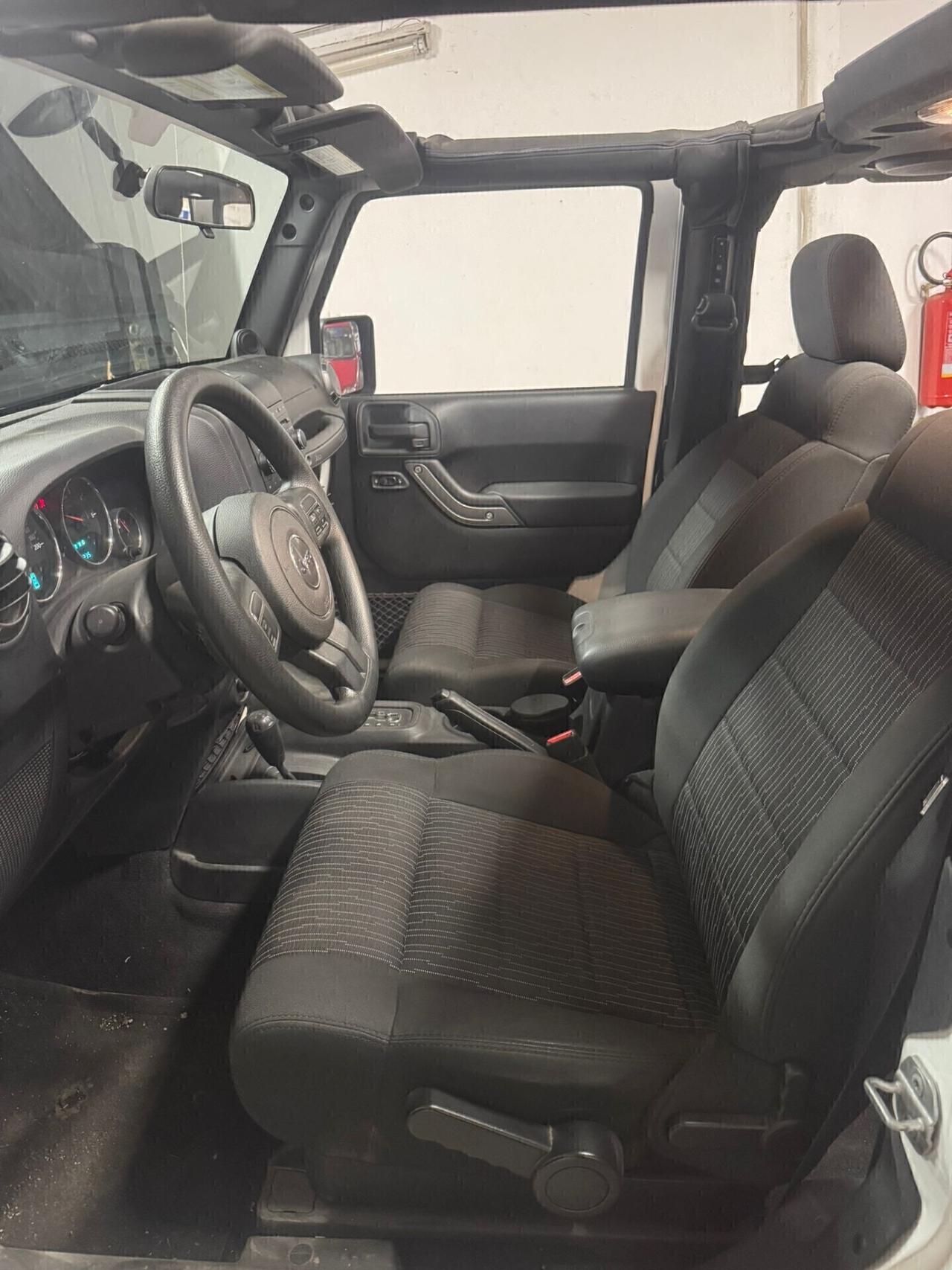 Jeep Wrangler 2.8 CRD DPF Sahara Auto 2013