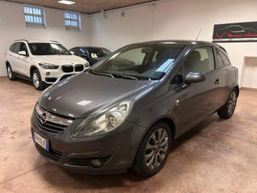 Opel Corsa 1.2 3 porte b-color