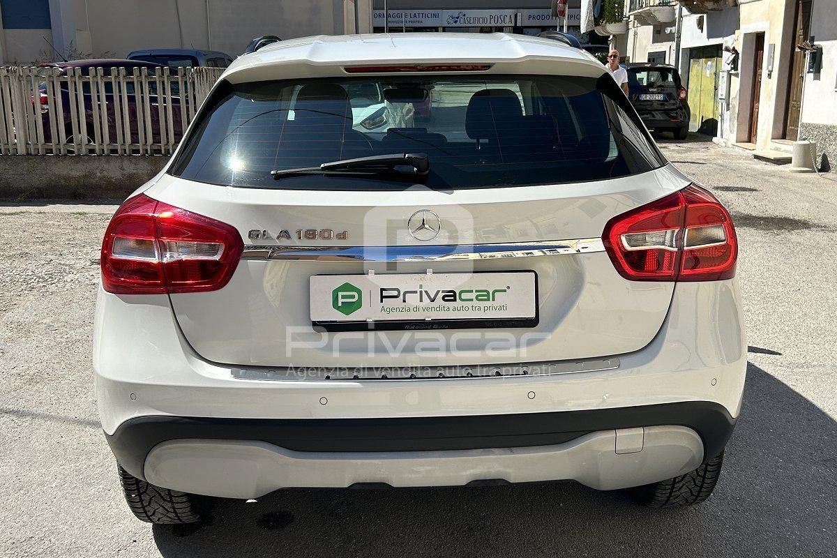 MERCEDES GLA 180 d Automatic Business