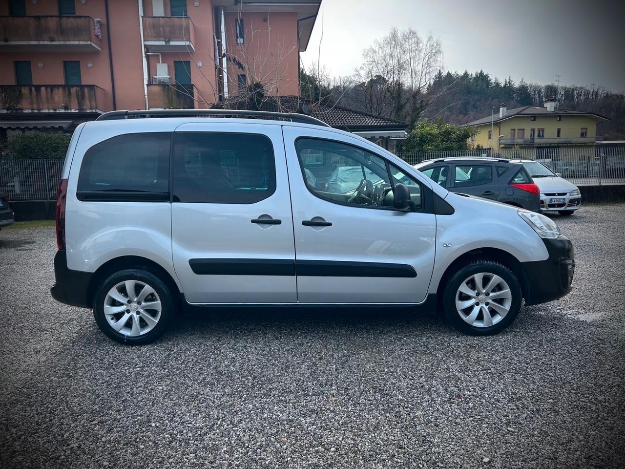 Peugeot Partner Tepee BlueHDi - Outdoor-UNIPROPRIETARIO