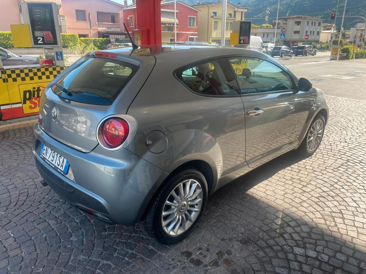Alfa Romeo MiTo 1.4 105 CV M.air S&S Distinctive Sport Pack