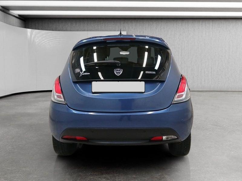 Lancia Ypsilon 1.0 firefly hybrid Silver Plus s&s 70cv