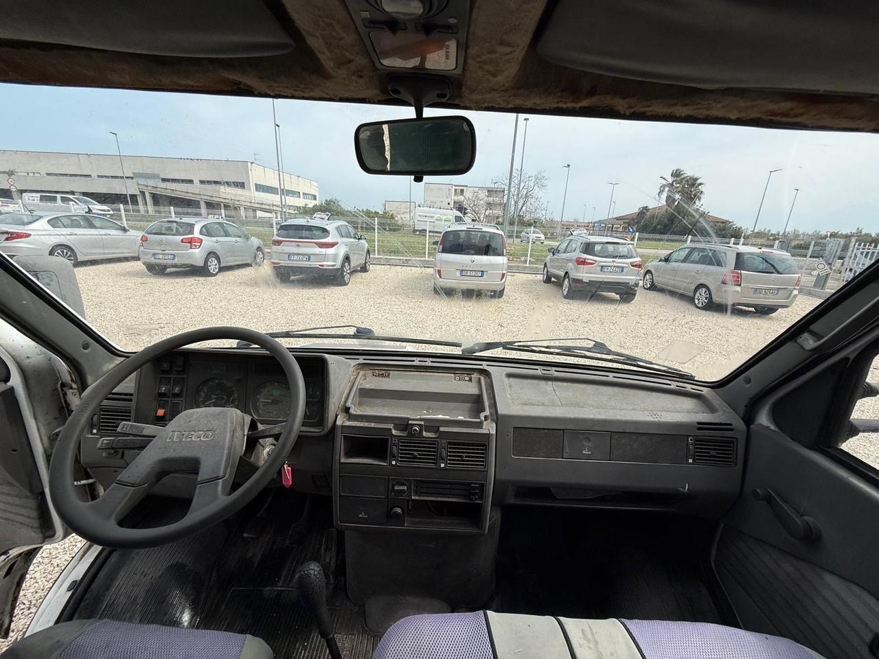 Iveco Daily 35.8 2.5 Diesel PL Cab. Classic