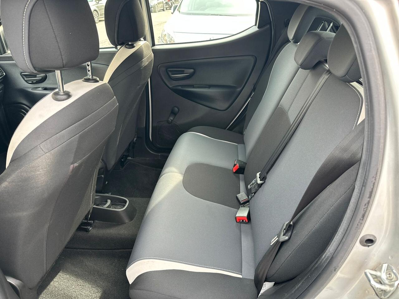 Lancia Ypsilon 1.2 69 CV 5 porte Elefantino