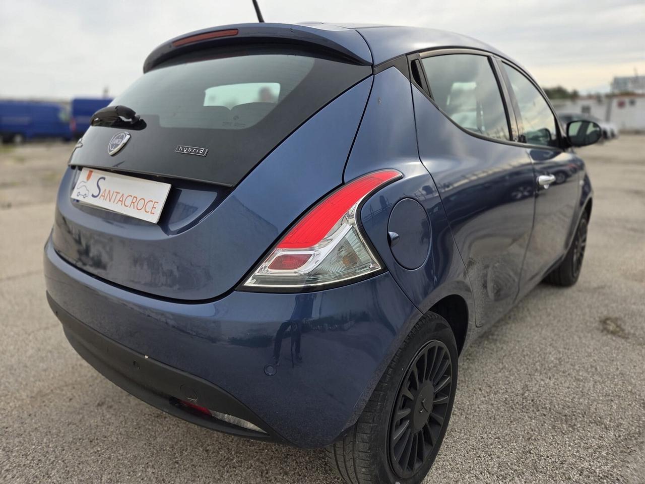LANCIA YPSILON 1.0 5P S&S HYBRID ALBERTA FERRETTI