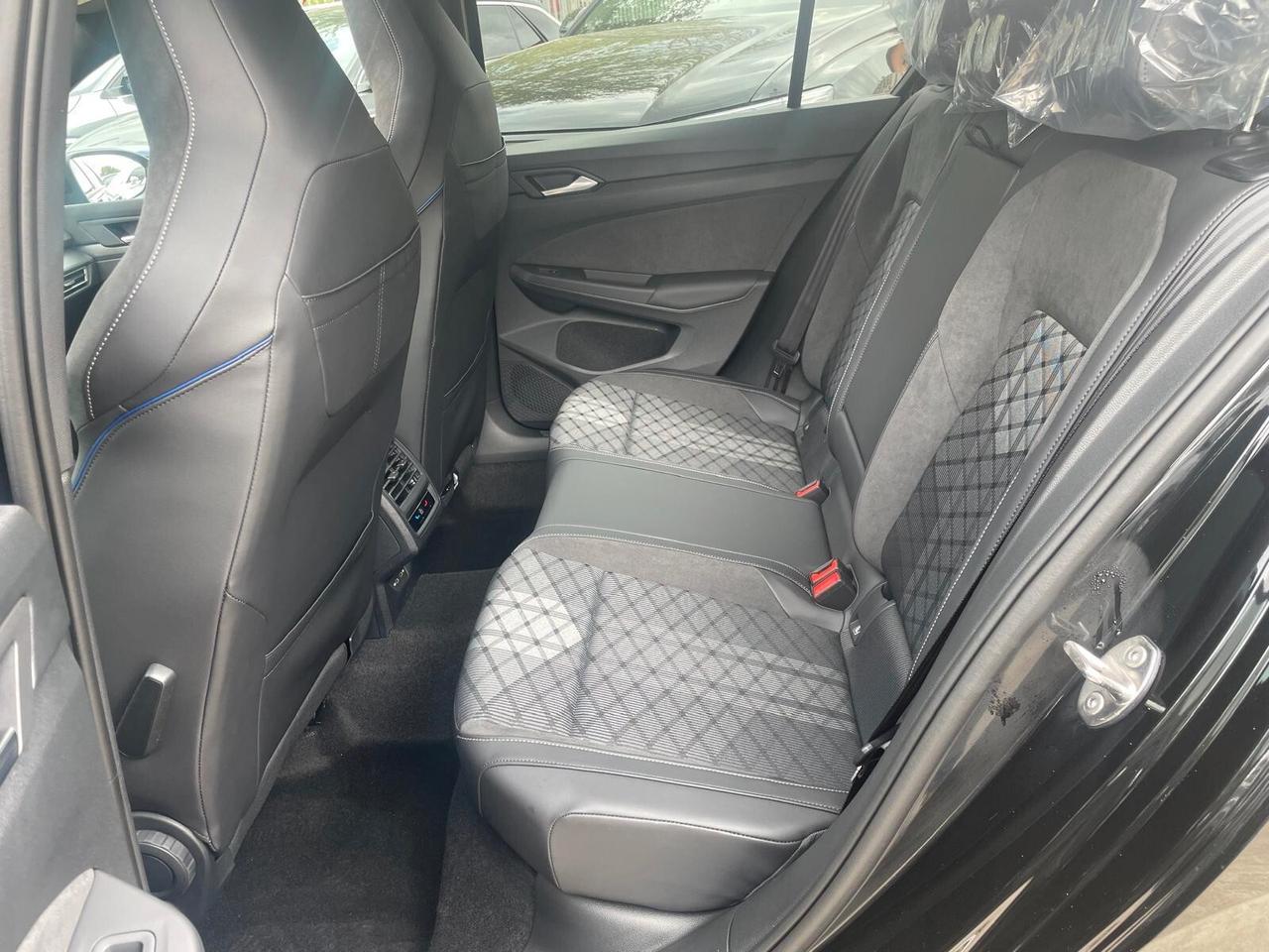 Volkswagen Golf 2.0 TDI 150 CV DSG SCR R-Line