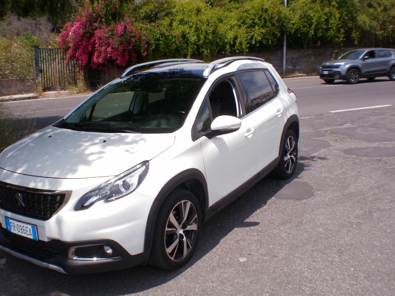 Peugeot 2008 BlueHDi 100 S&S Allure