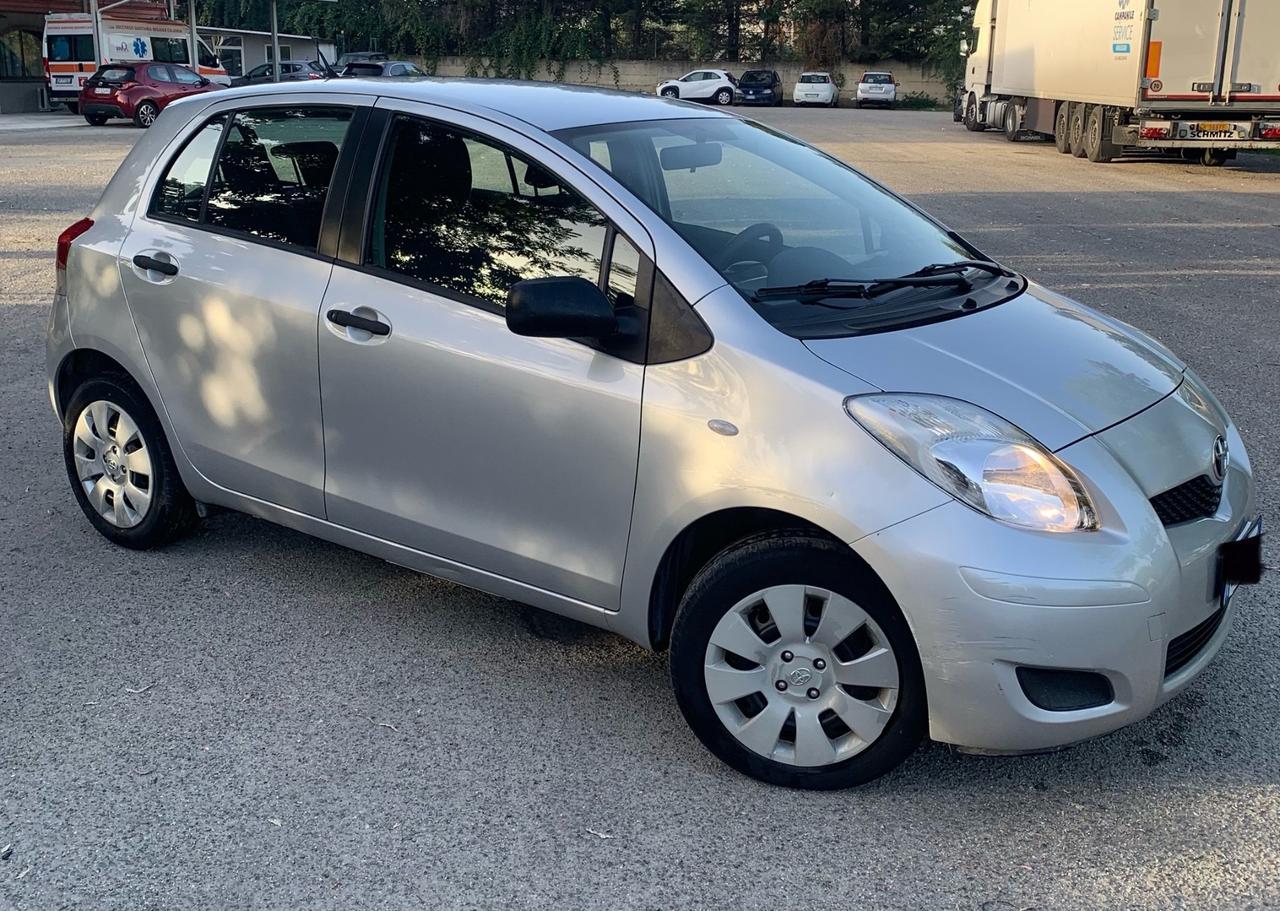 Toyota Yaris 1.0 5 porte Now 128000KM
