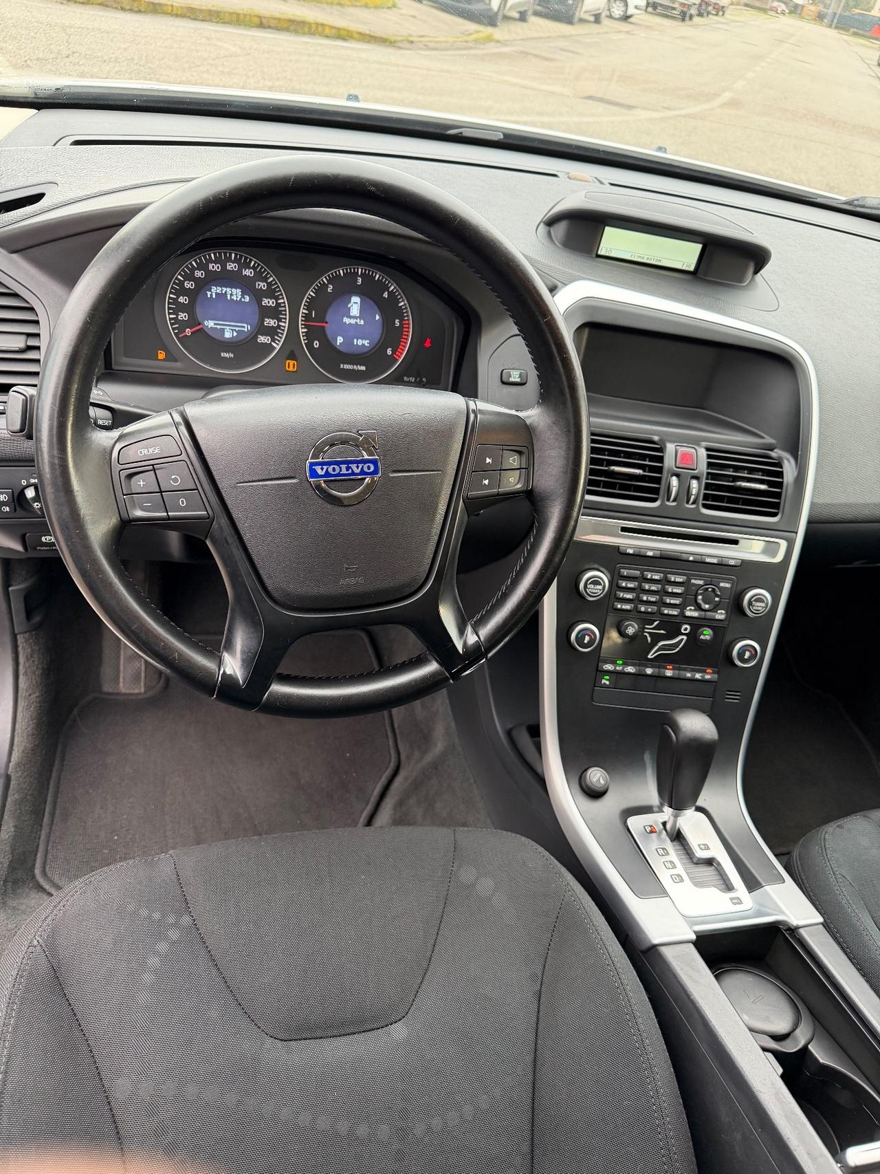 Volvo XC 60 XC60 D3 AWD Geartronic R-design