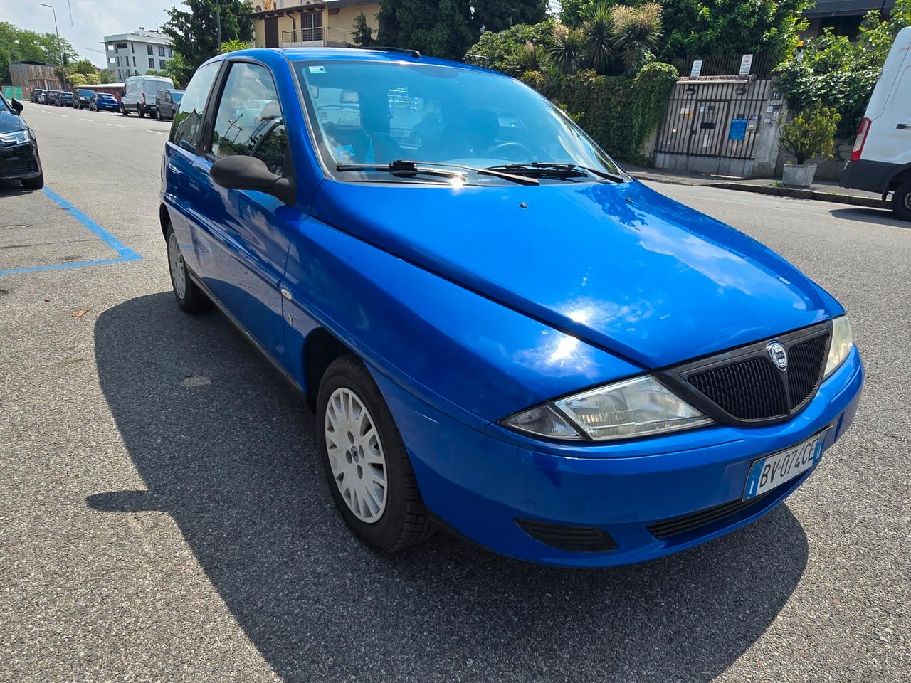 Lancia Y 1.2i 16V 61000 km NEOPATENTATI!!!!
