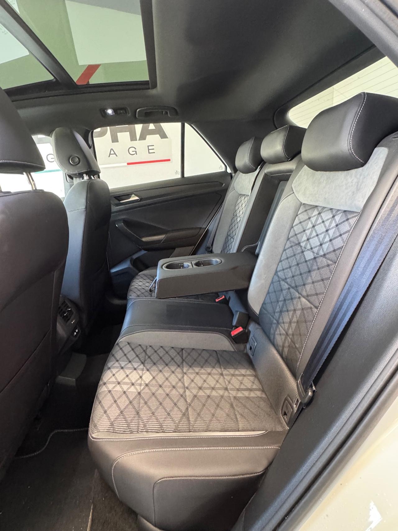 Volkswagen T-Roc 1.5 TSI ACT DSG R-Line