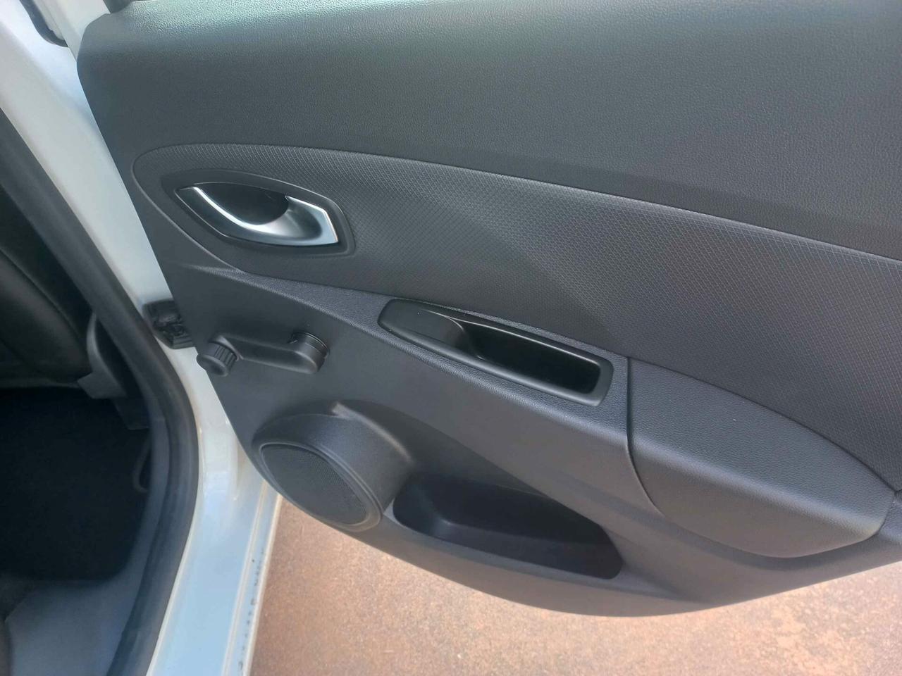 Renault Clio TCe 12V 90 CV Start&Stop 5 porte Energy Duel