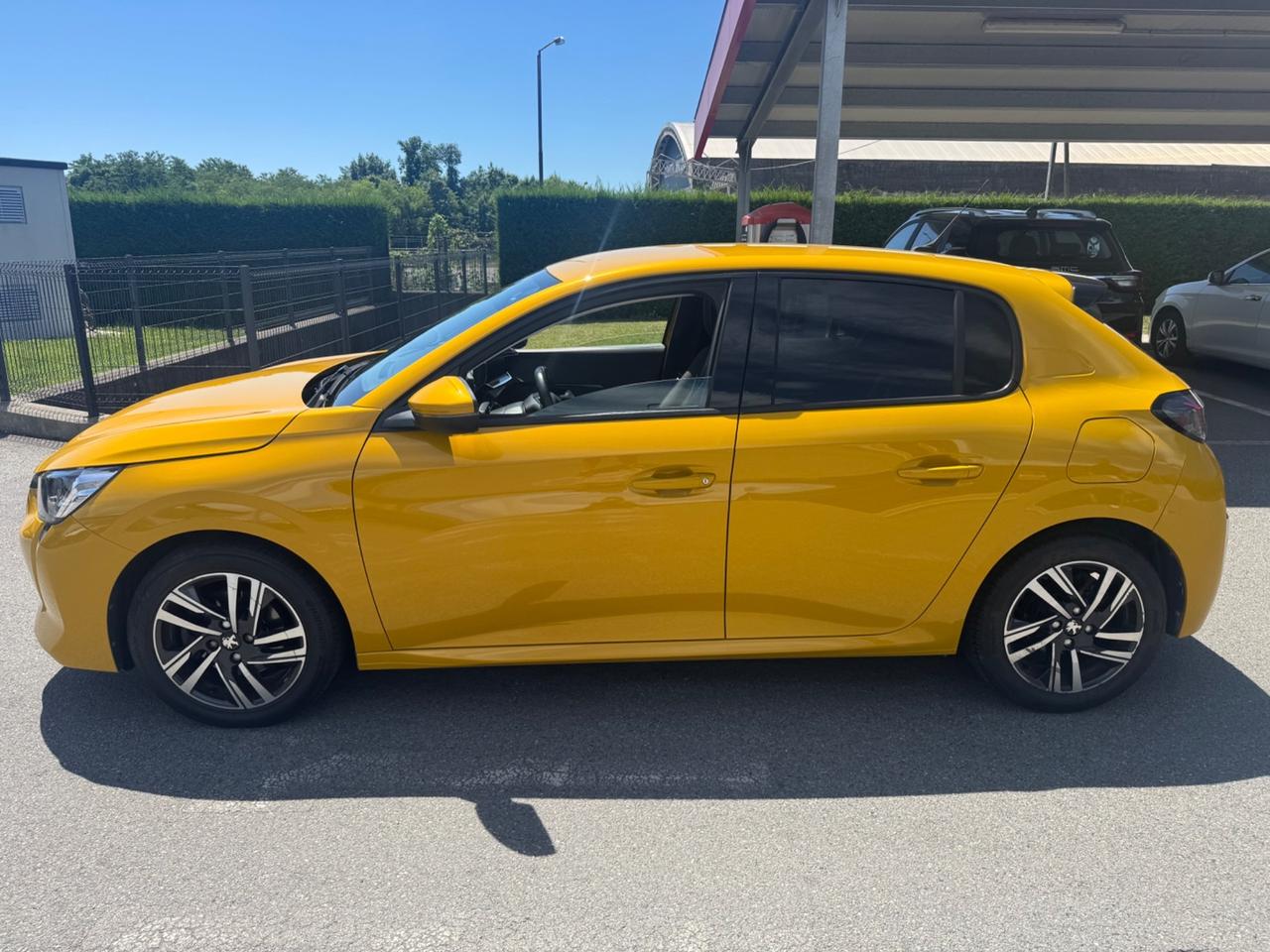 Peugeot 208 PureTech 100cavalli modello Allure