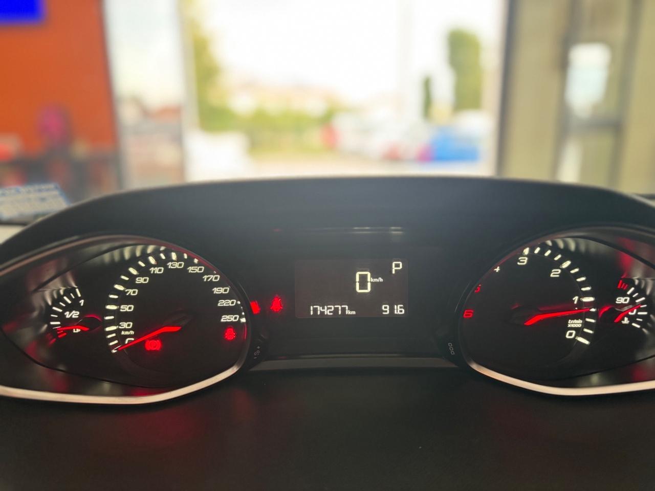 Peugeot 308 BlueHDi 1.6 120 SW Allure cambio automatico permute finanziamenti