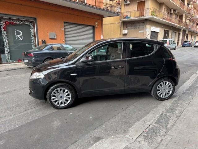 Lancia Ypsilon 1.2 5 porte Elefantino