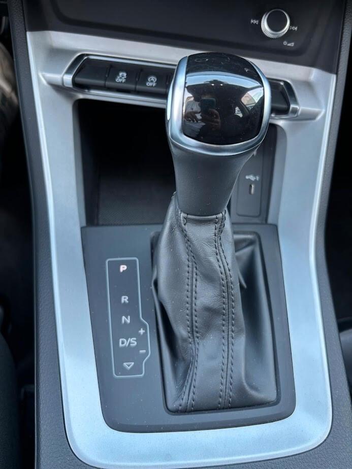 Audi Q3 40 TDI quattro S tronic Business Advanced