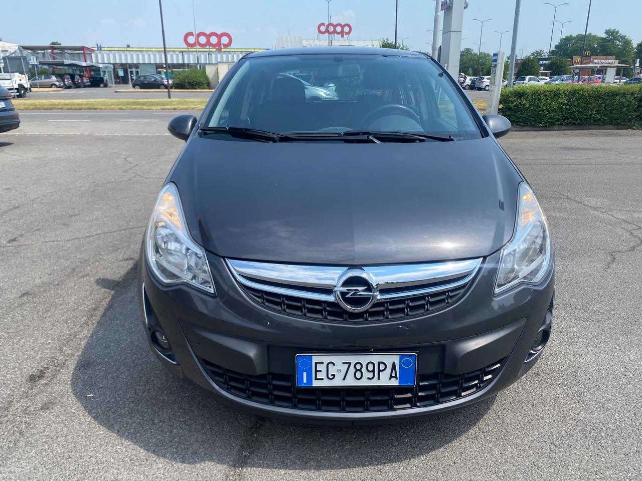 Opel Corsa 1.2 5 porte Cosmo