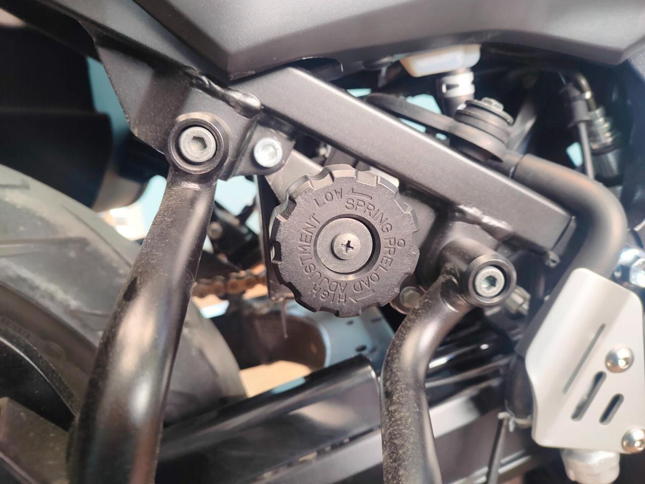 Suzuki V-Strom 650 XT - Tris bauletti