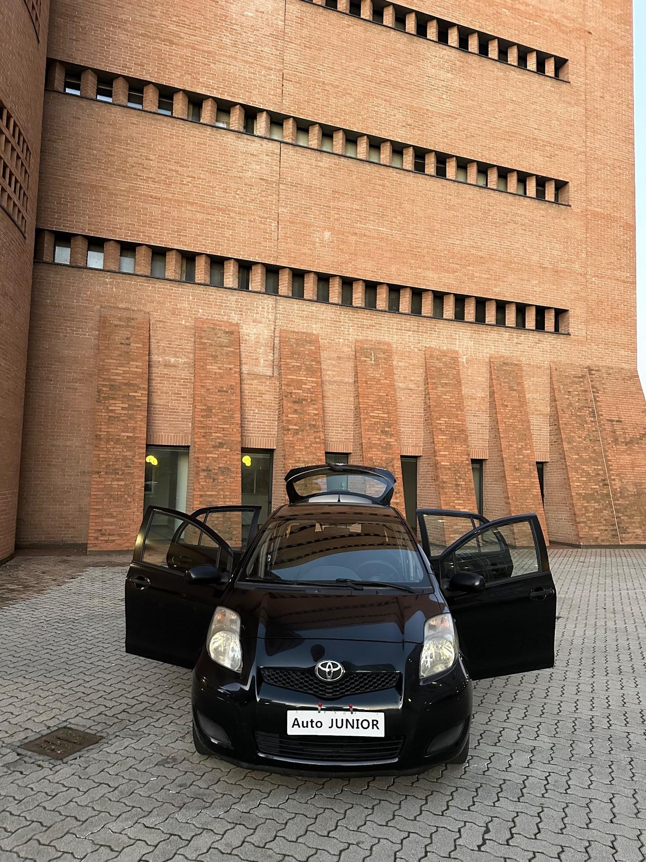 Toyota Yaris 1.0 5 porte Now