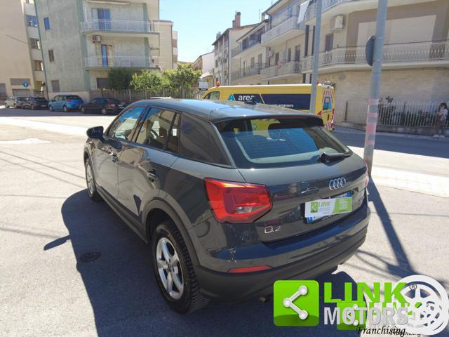 AUDI Q2 business s tronic