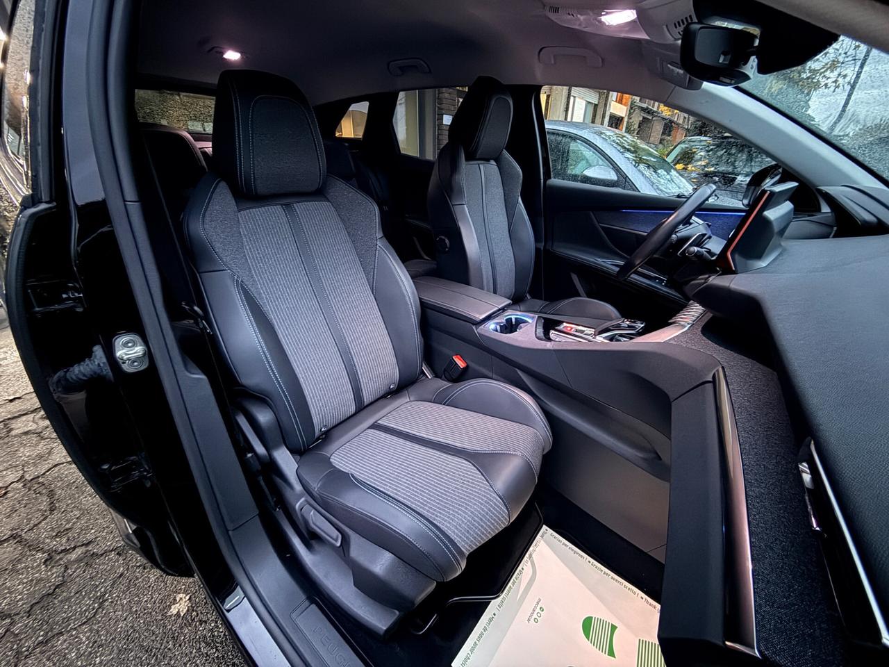 Peugeot 3008 Hybrid 225 e-EAT8 Allure